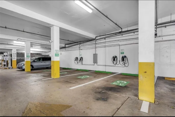4 Electric Vehicle Stations
