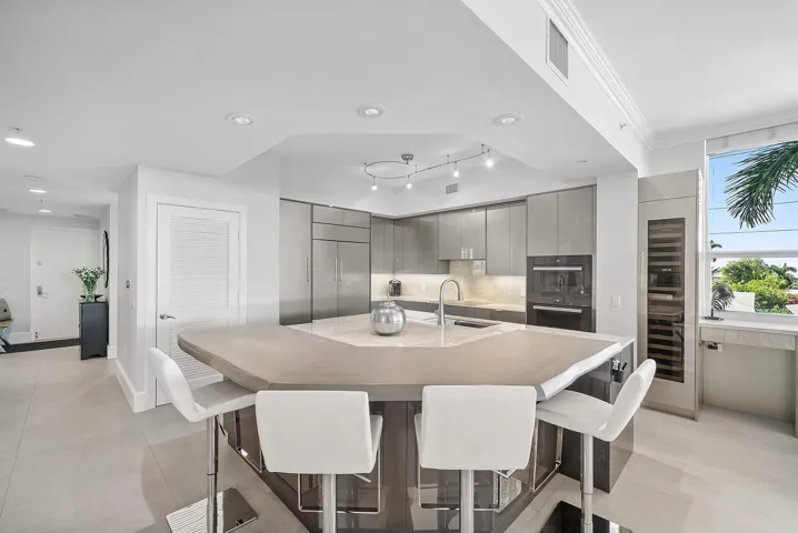 013-701Southeast21stAvenue-301-Deerfield