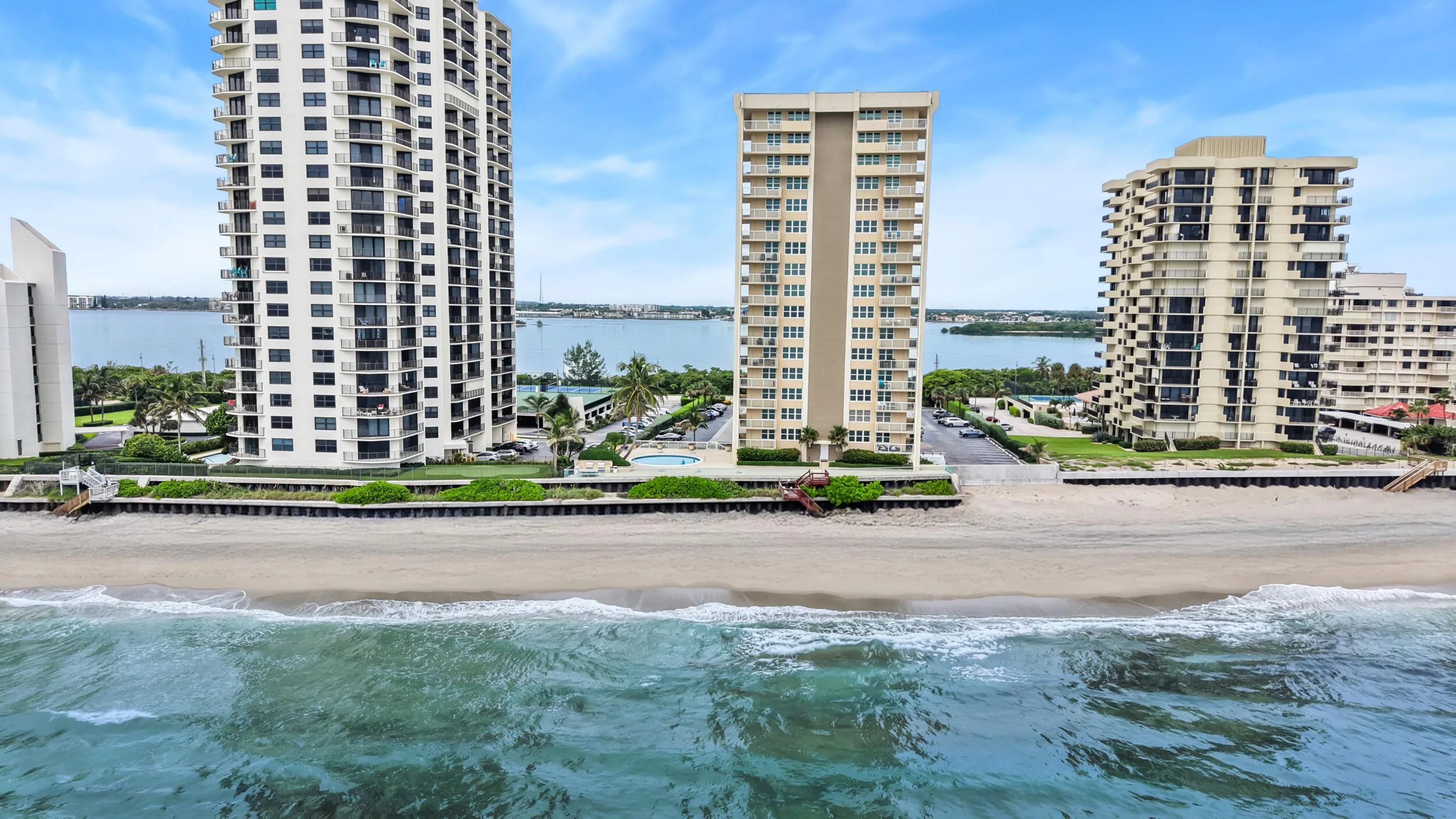 42_singer island + aquarius - beach-pool