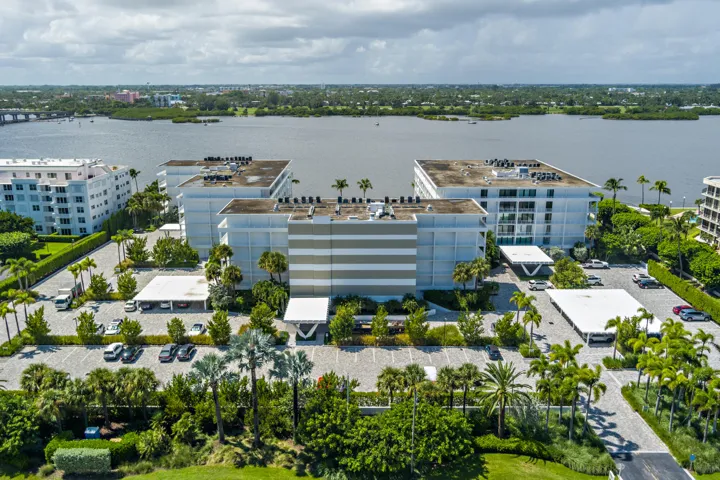 Middle building