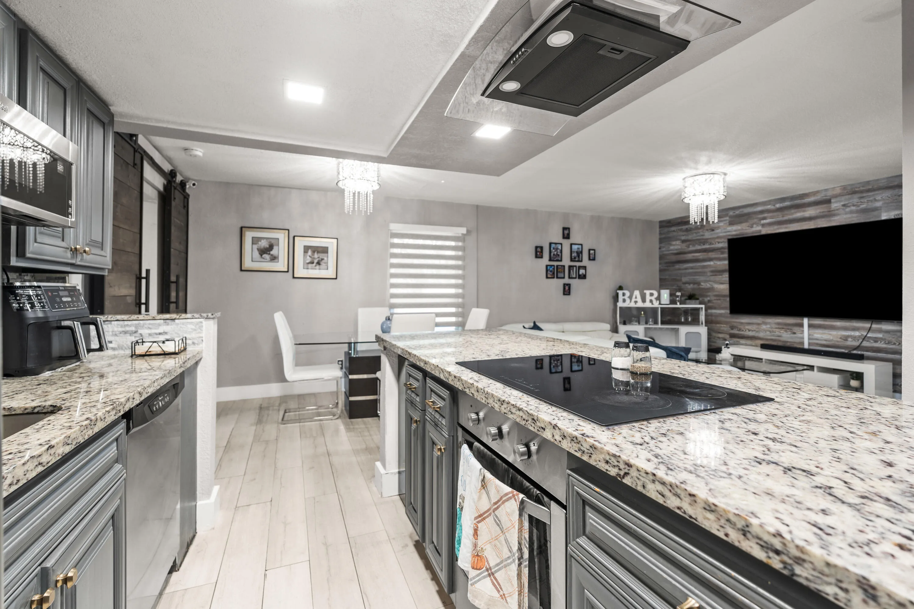 Kitchen. Granite Countertops