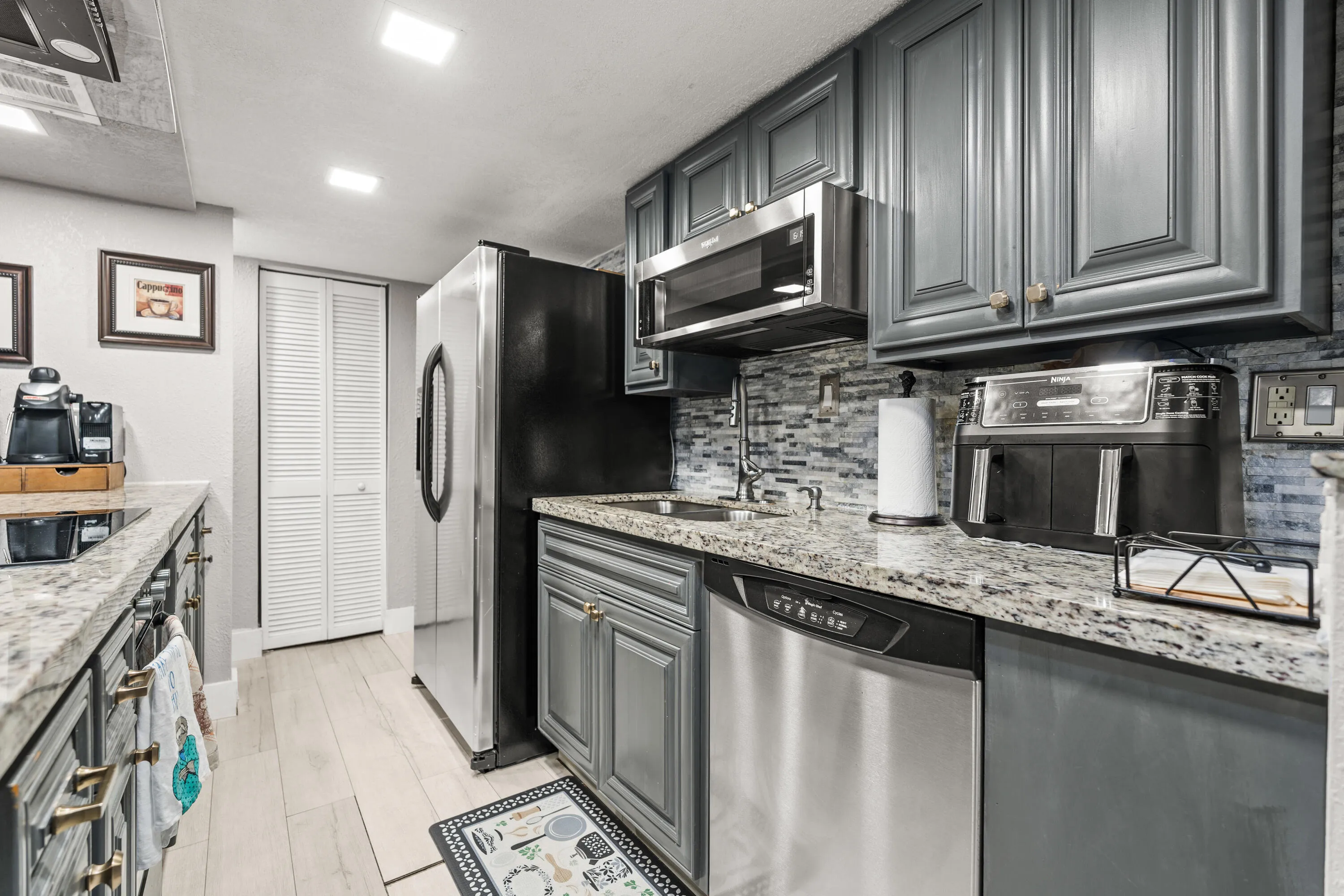 Kitchen. Ample Cabinetry