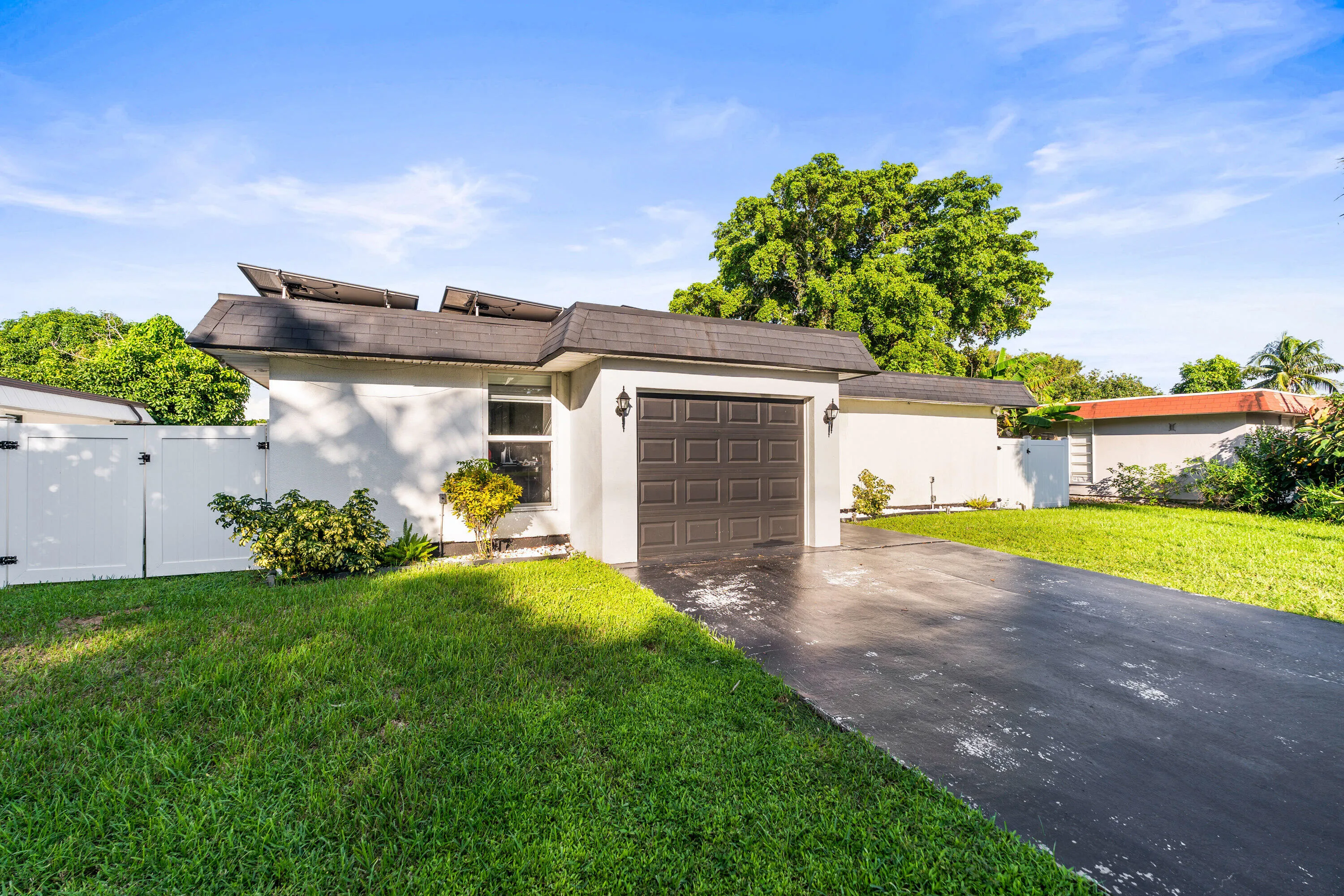 Front Exterior & Garage