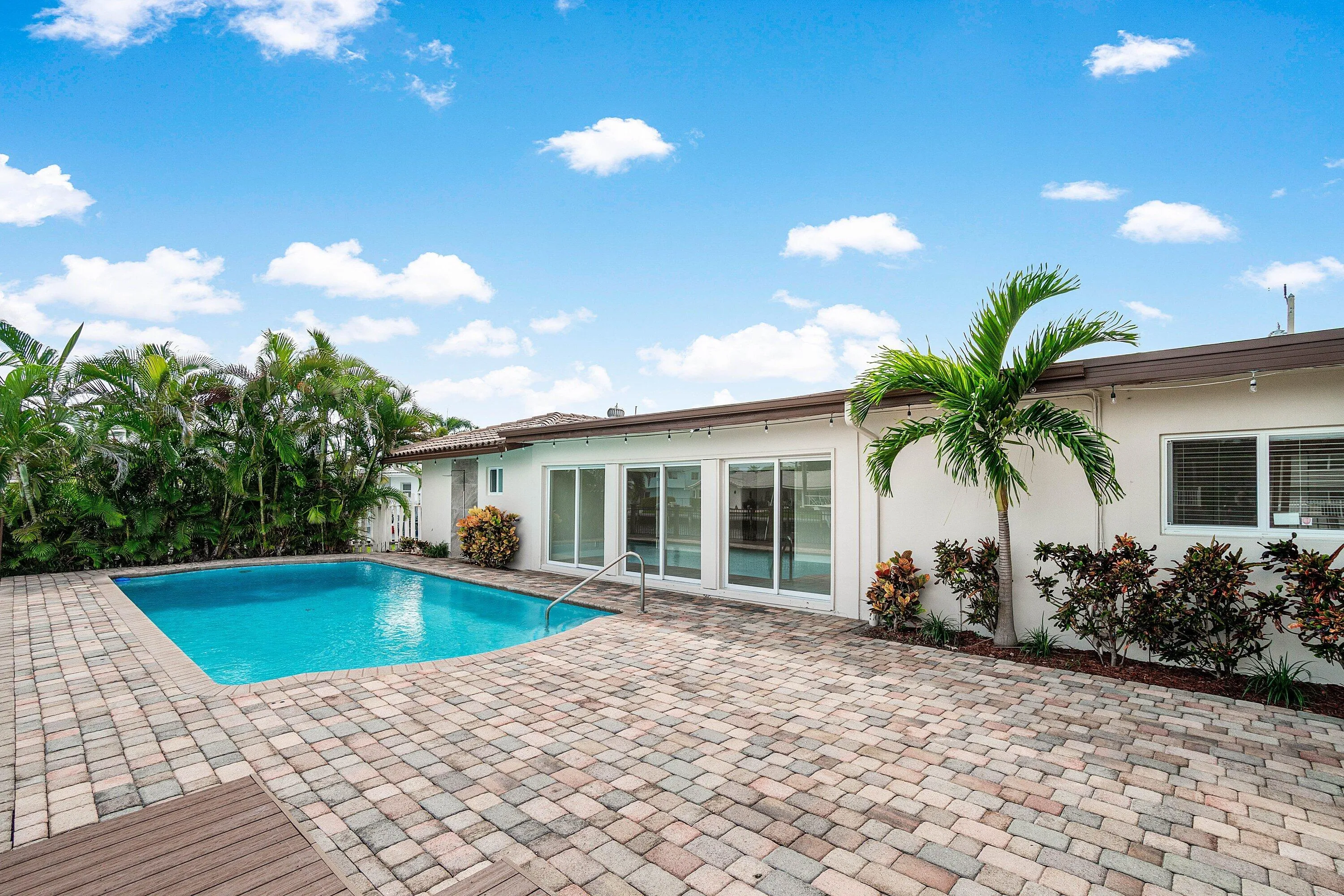 048-1525Southeast6thStreet-DeerfieldBeac
