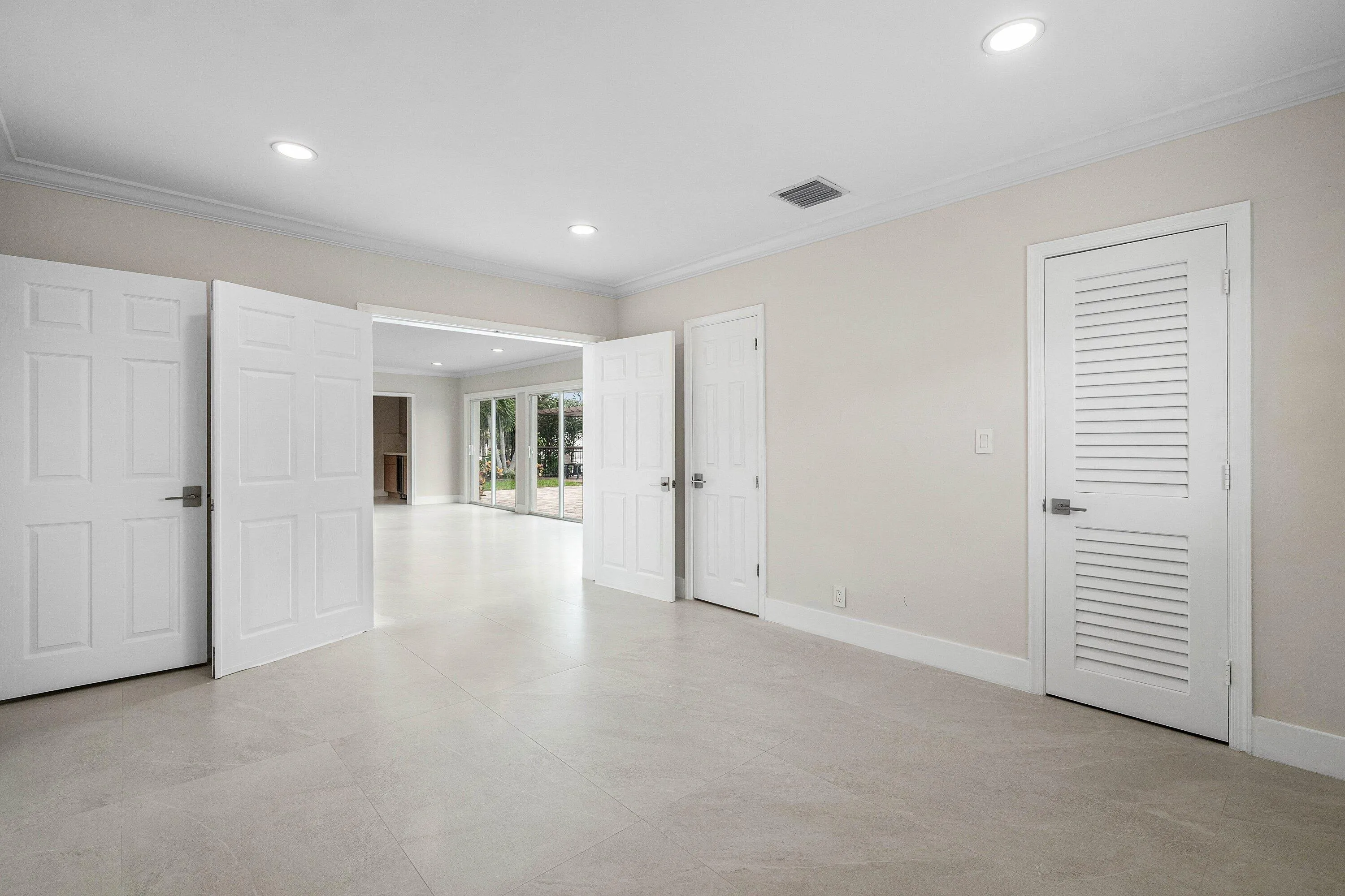 038-1525Southeast6thStreet-DeerfieldBeac