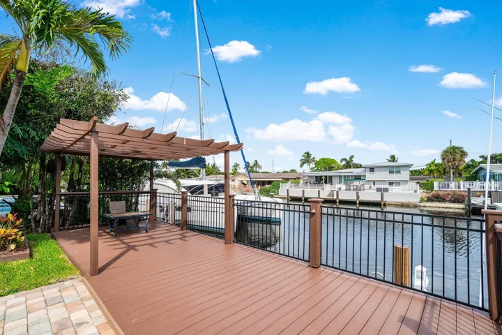 049-1525Southeast6thStreet-DeerfieldBeac
