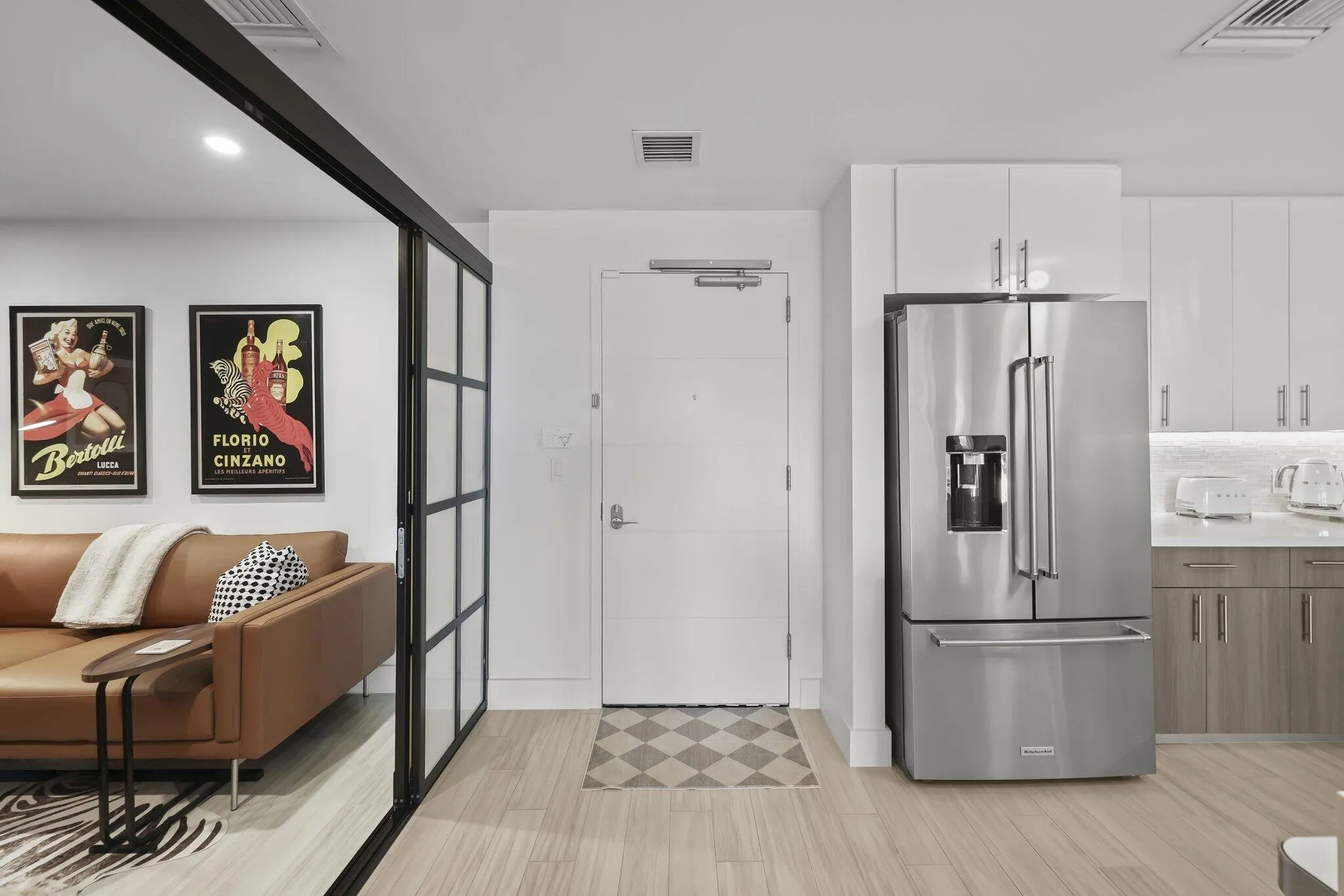 entryway/den/kitchen