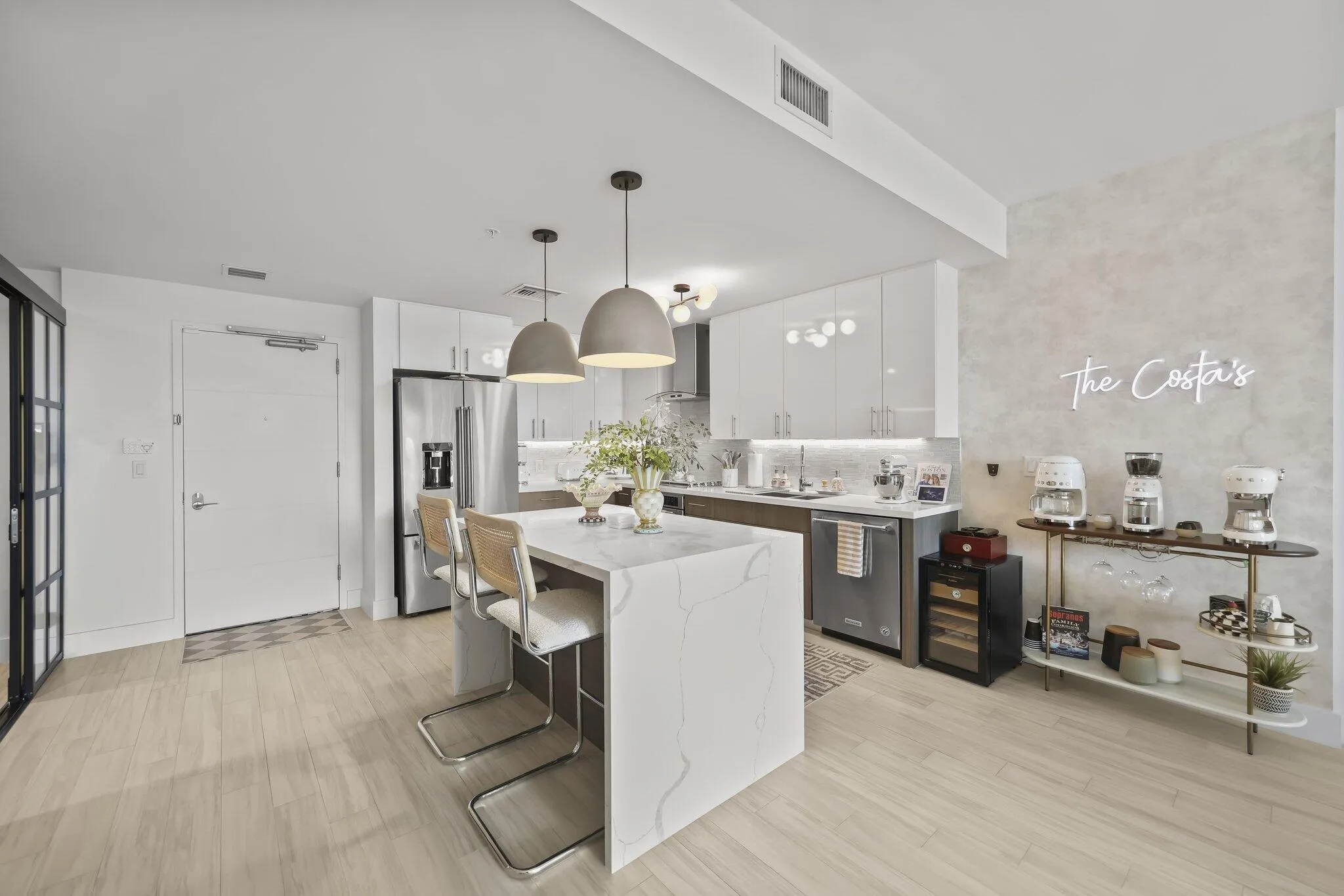 kitchen/ coffee bar