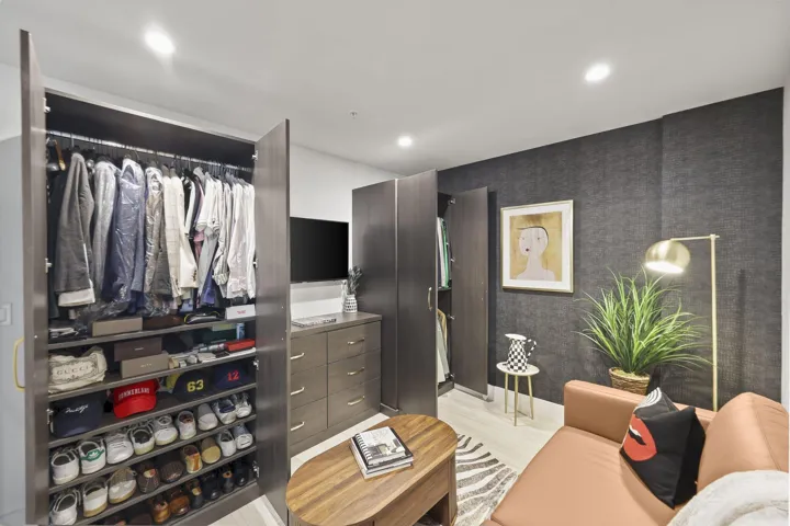 den custom closet