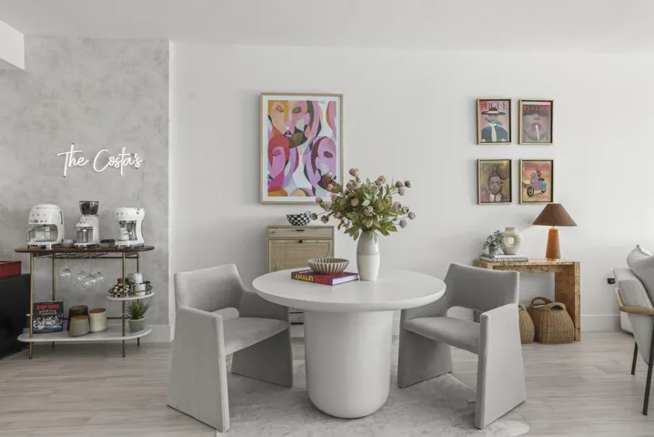 dining/coffee area