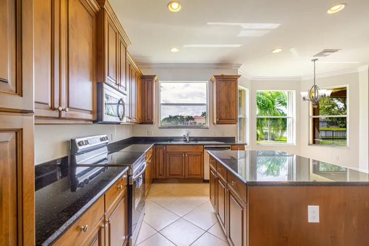 11_10310 carolina willow dr-f78a9789