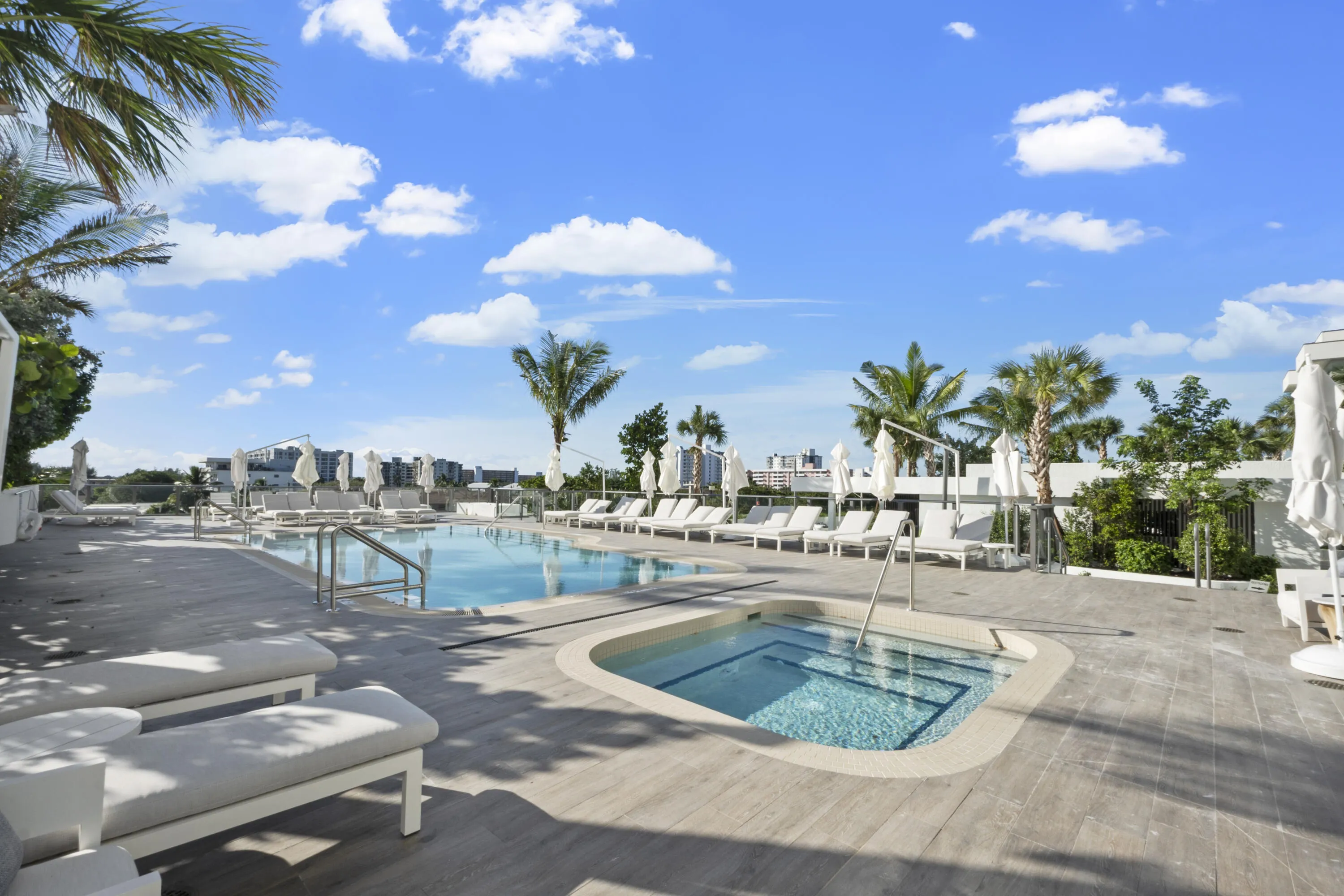 West facing Pool with Hot tub