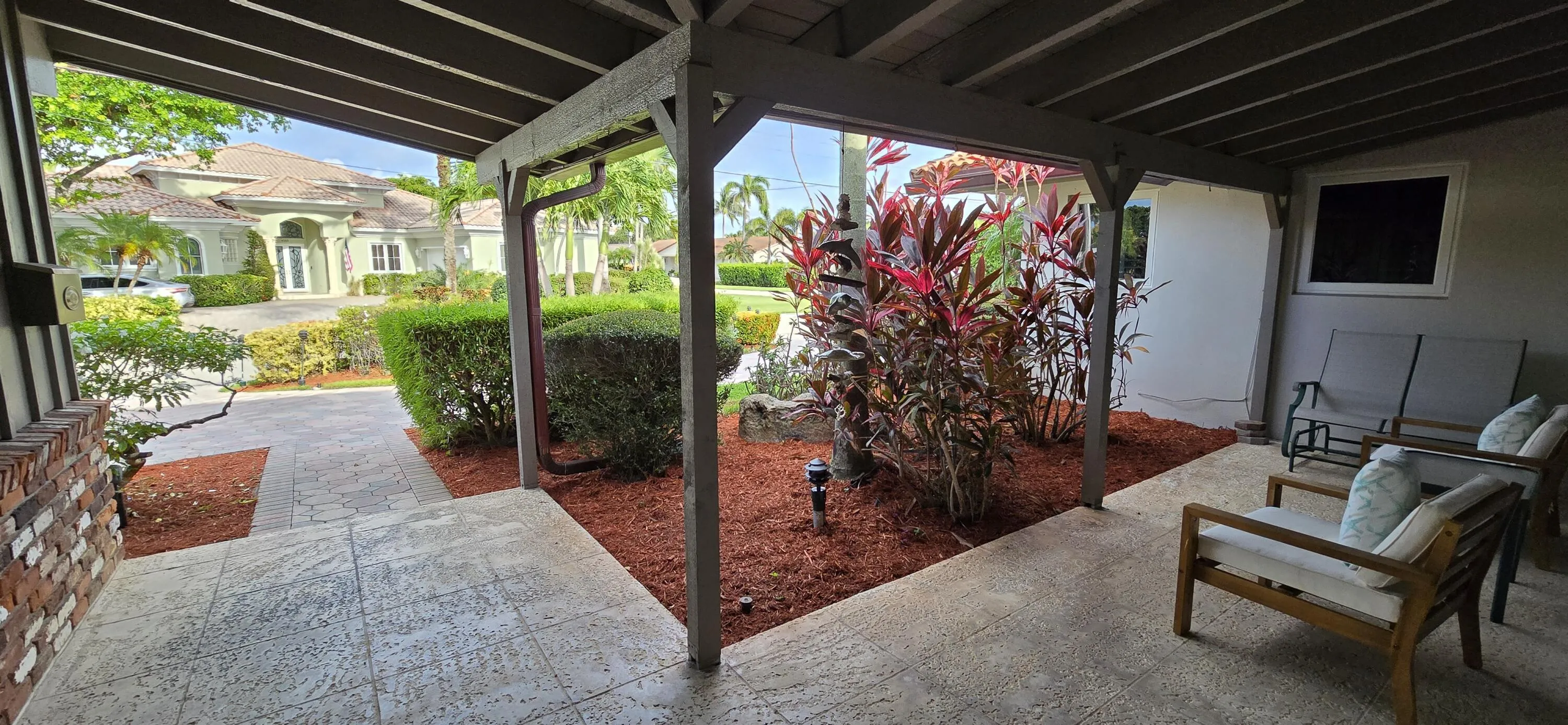 Frong porch entry