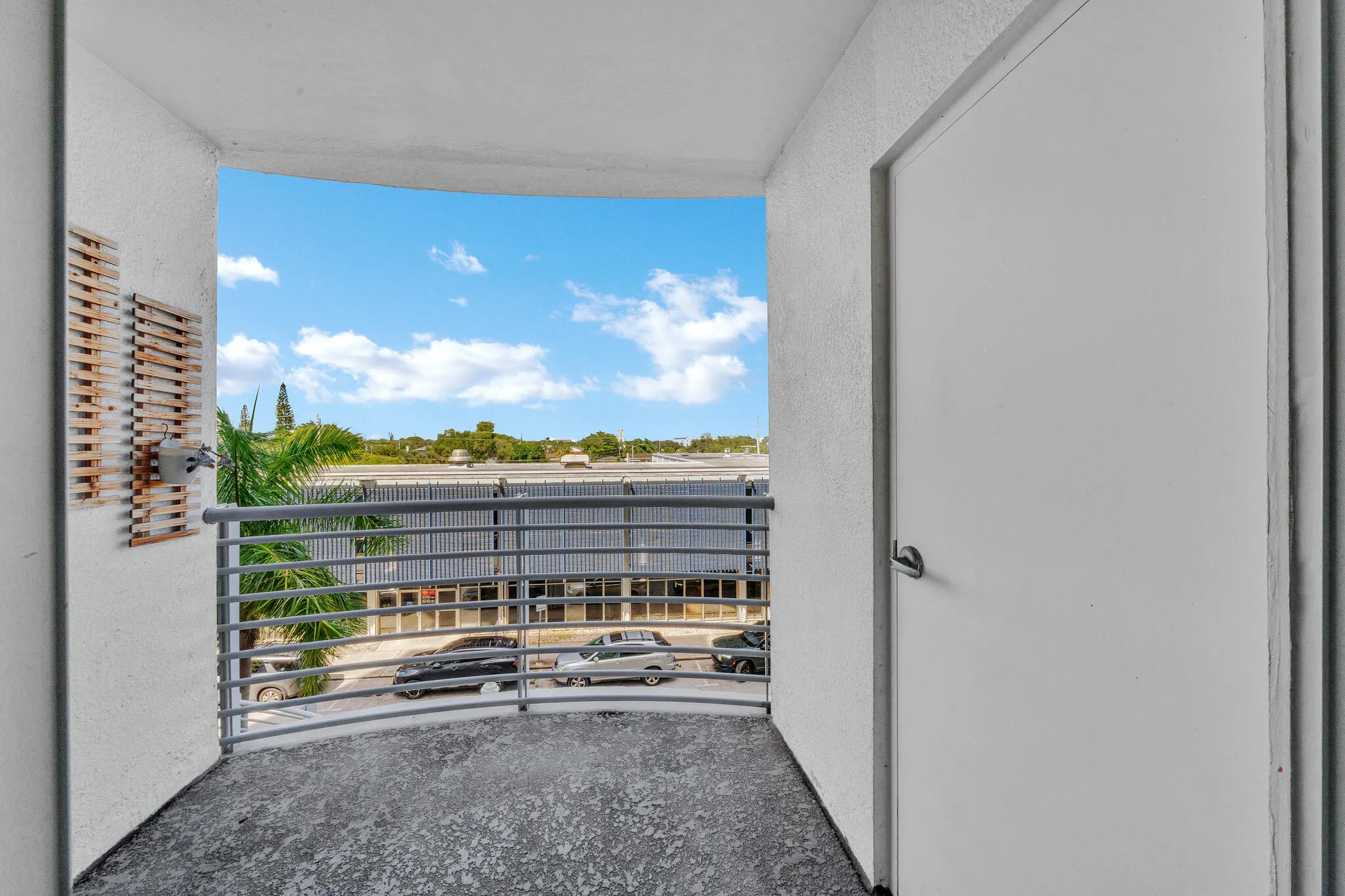 10 Balcony (1)