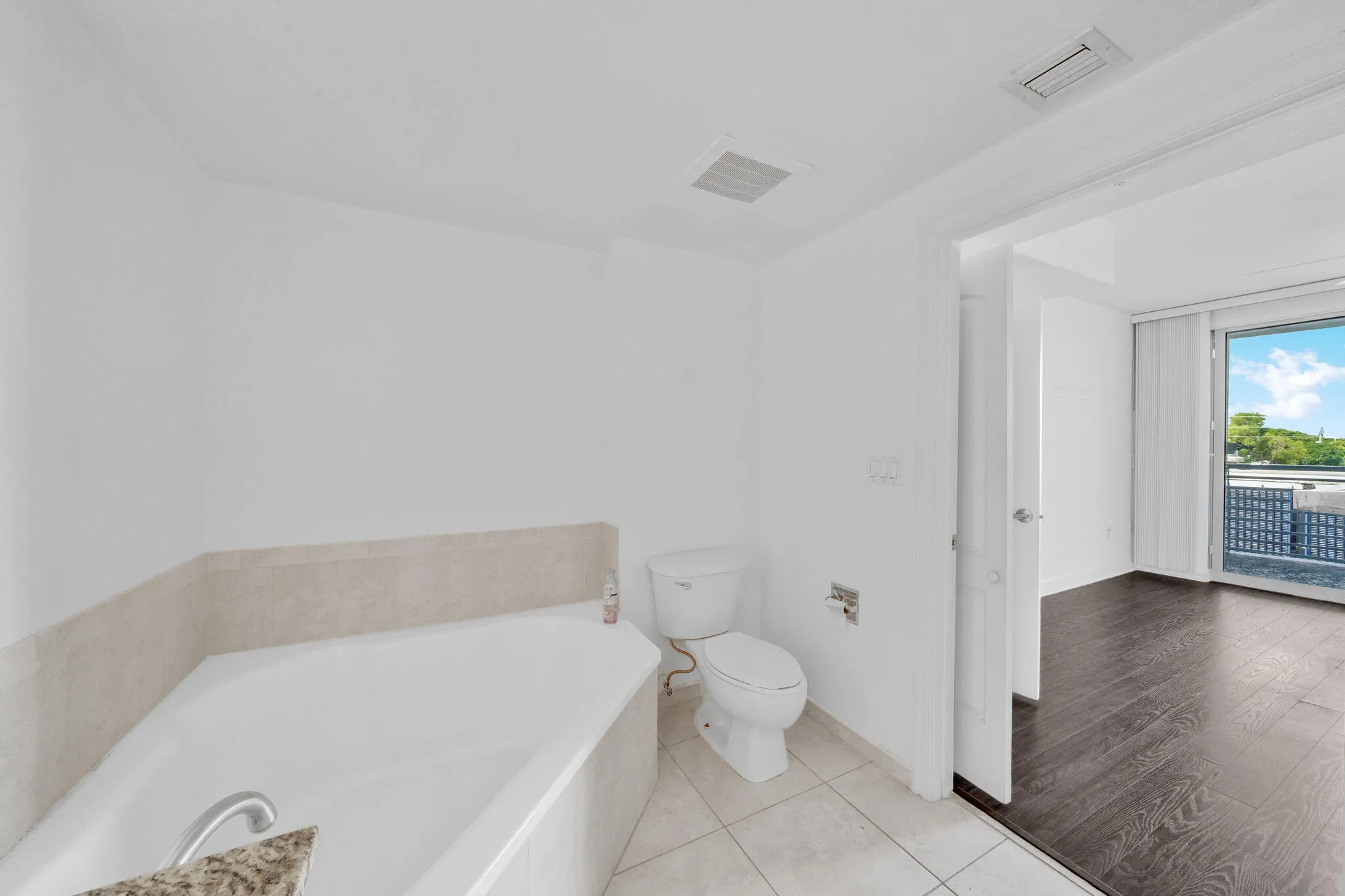 12 Primary Bathroom (4)