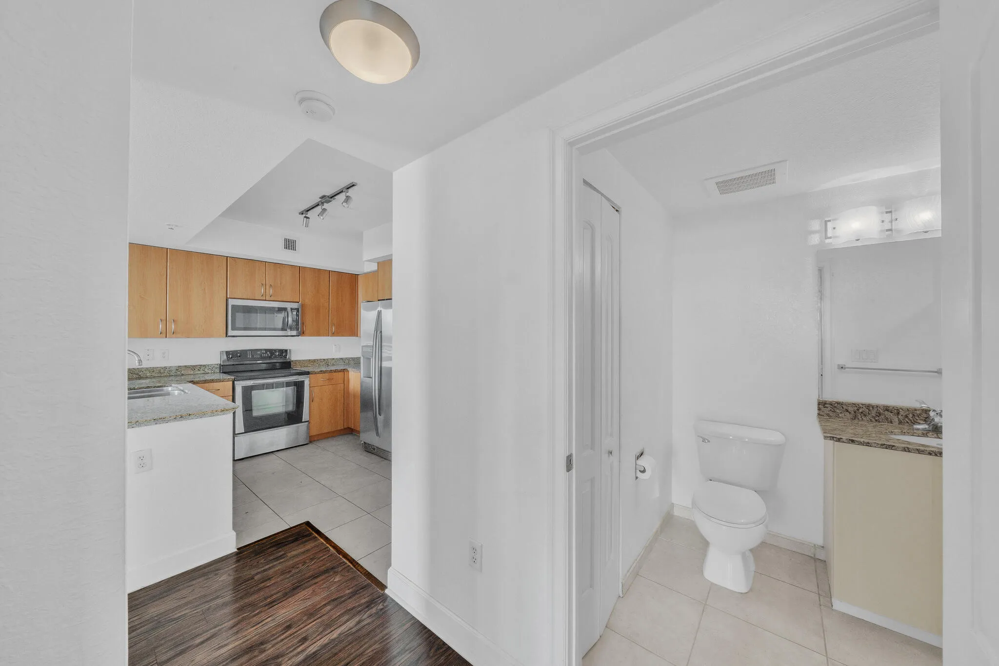 19 Guest Bathroom (1)