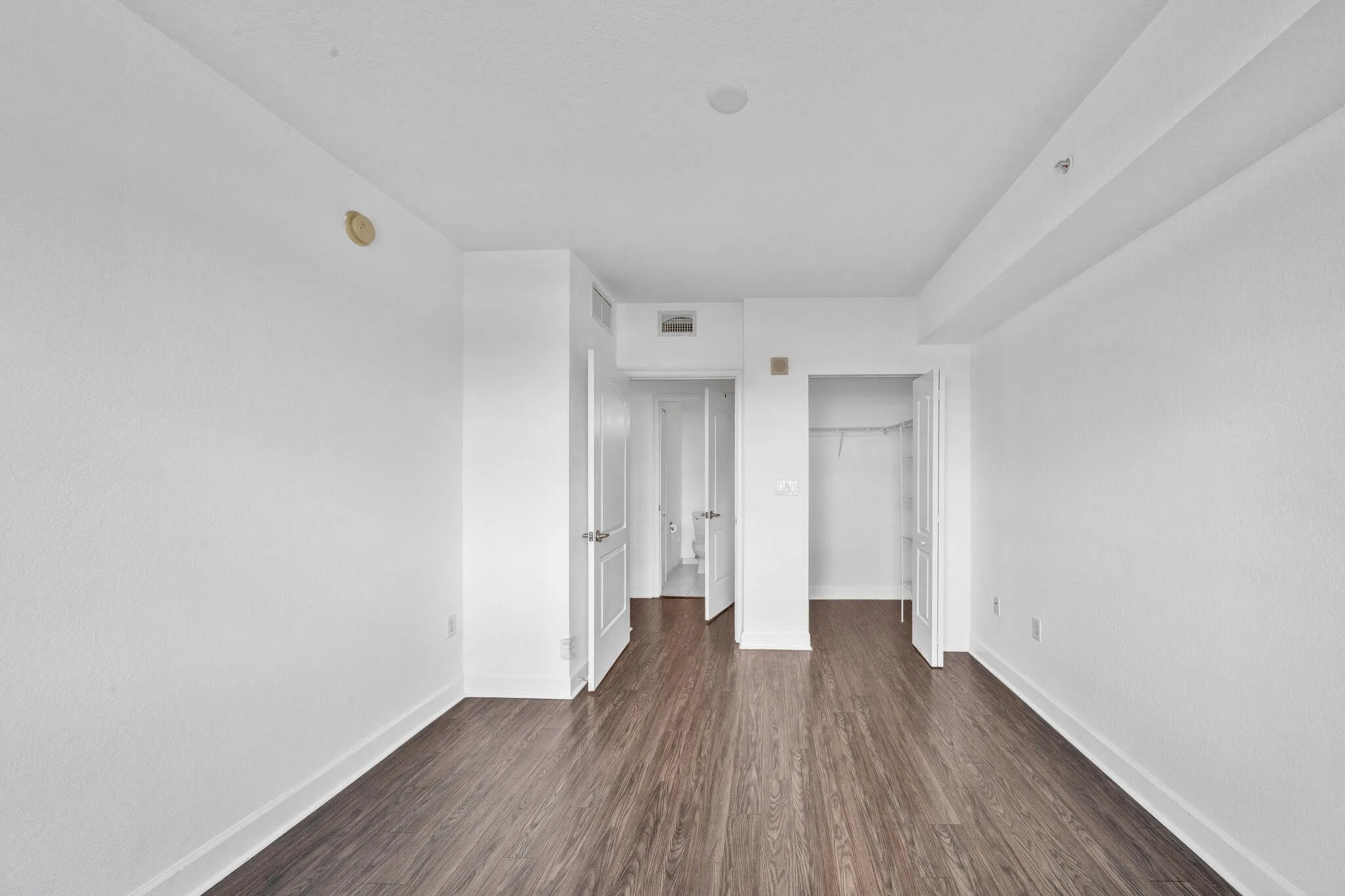 18 Guest Bedroom (3)