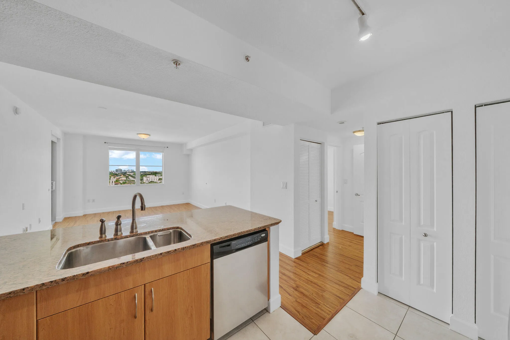6 Kitchen (3)
