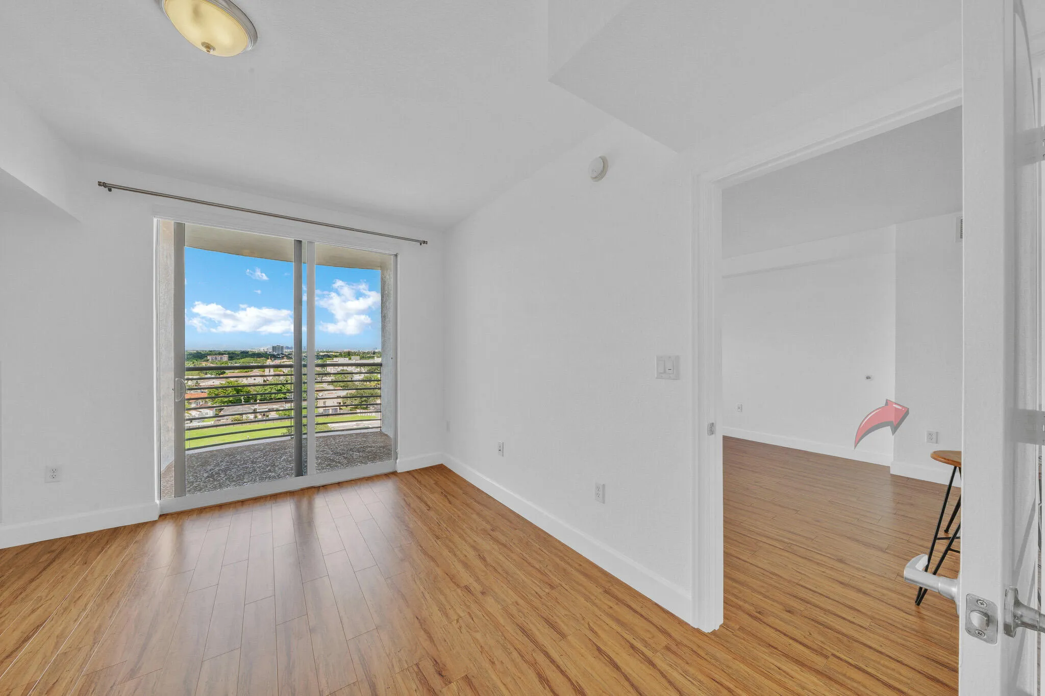 14 Primary Bedroom