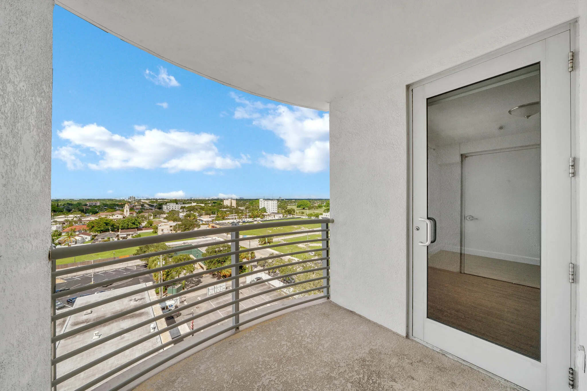 10 Balcony (2)