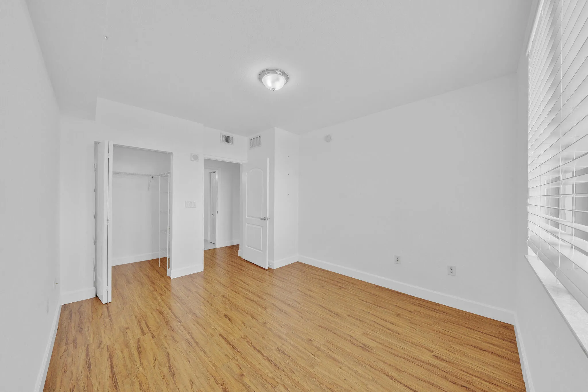17 Guest Bedroom (2)
