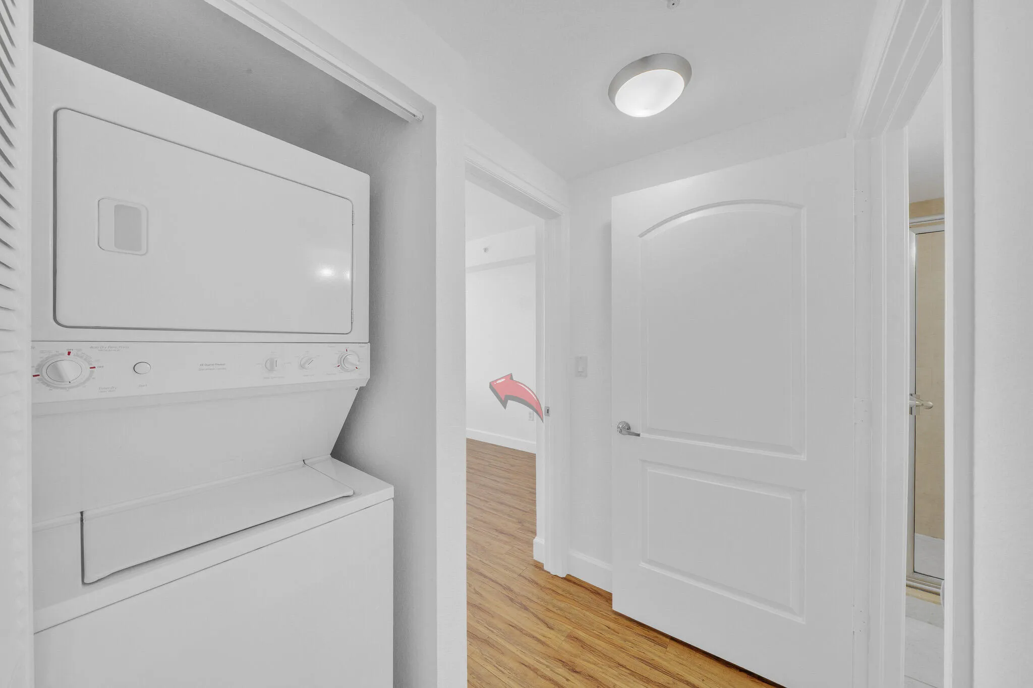 16 Laundry Closet (2)
