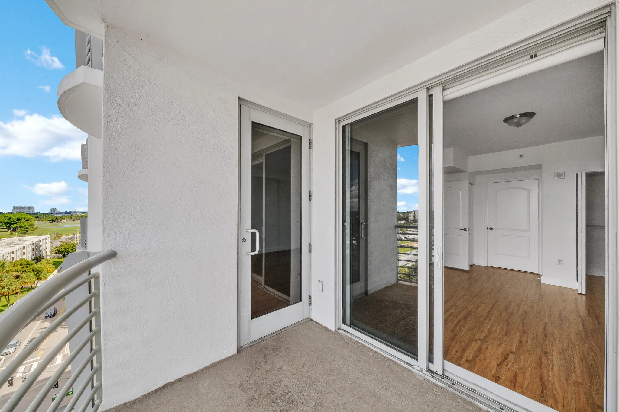 10 Balcony (4)