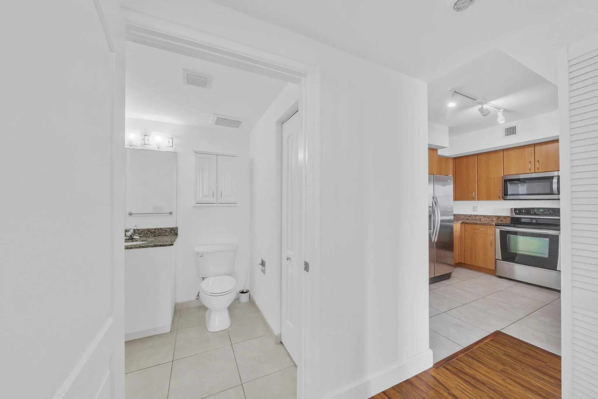 18 Guest Bathroom (1)
