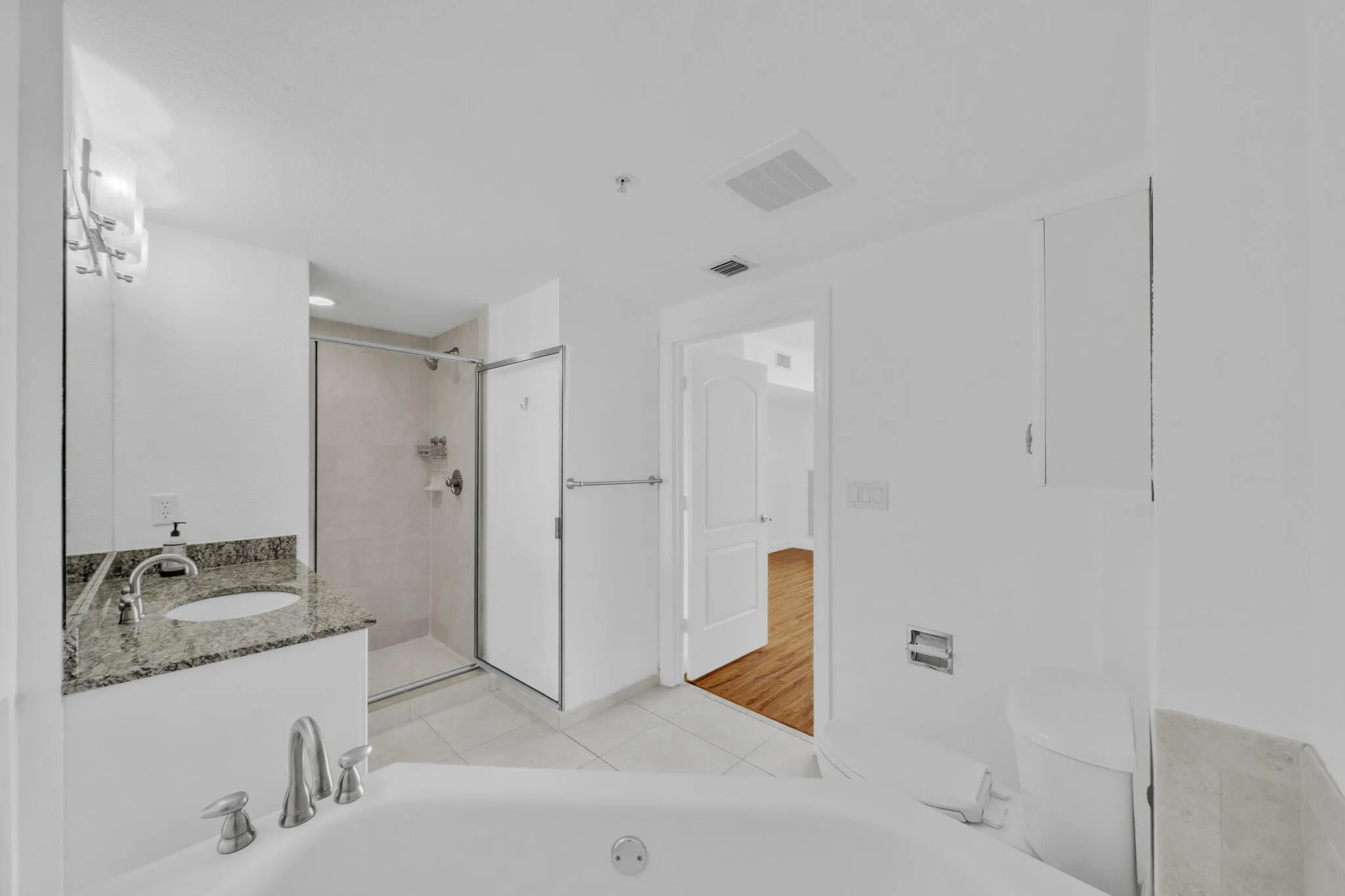13 Primary Bathroom (4)