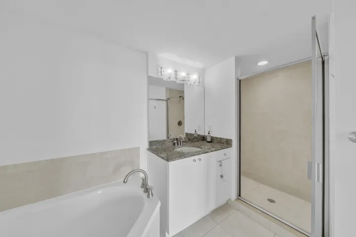 13 Primary Bathroom (3)