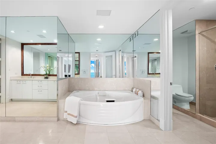 Separate Tub & Shower