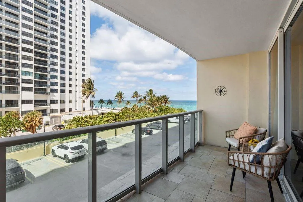 OCEANVIEWS FROM EXTRA LARGE BALCONY