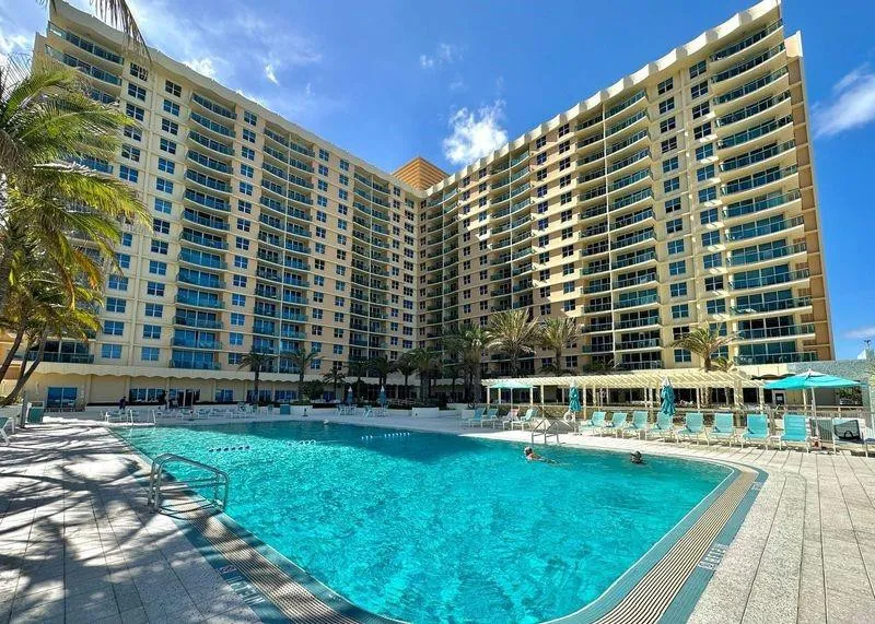 Amazing resort style pool