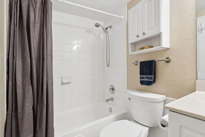 ALL TILED TUB-SHOWERMARBLE VANITY