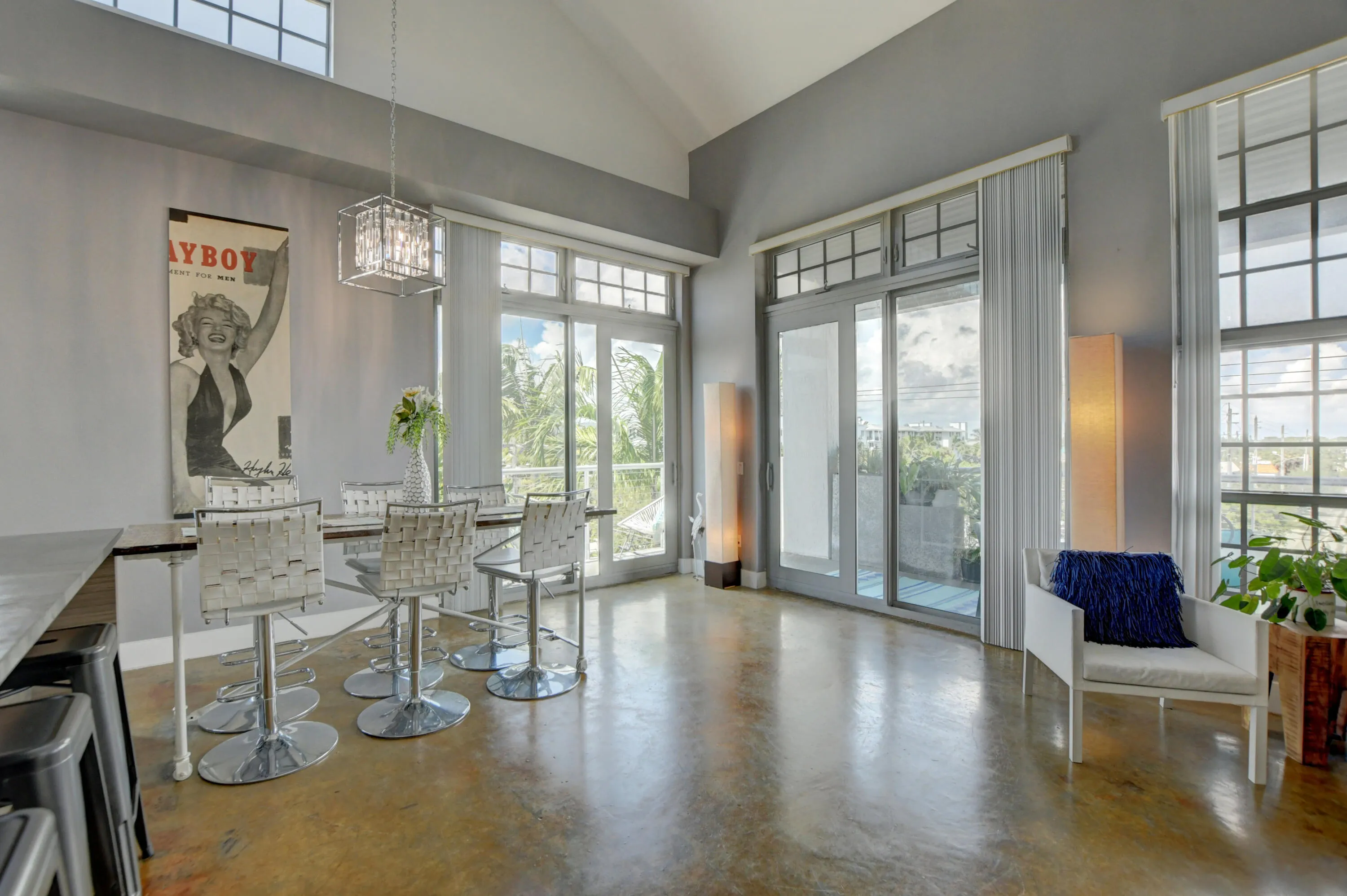 dining room to sliders view