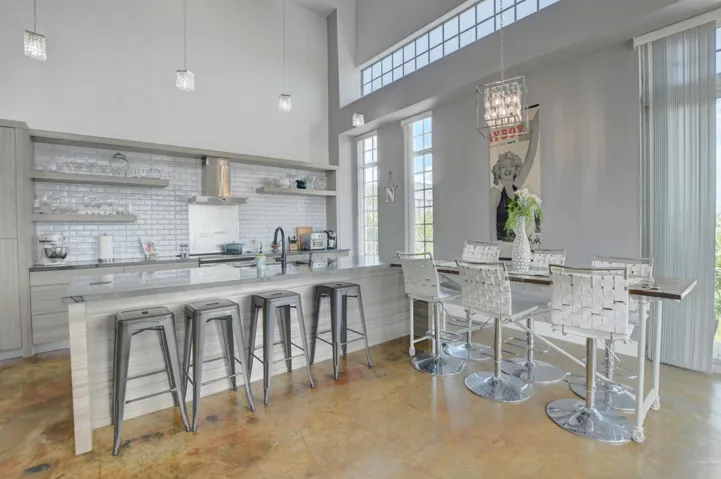 eat in kitchen area