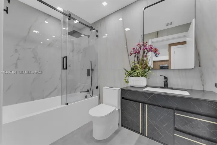2nd bathroom