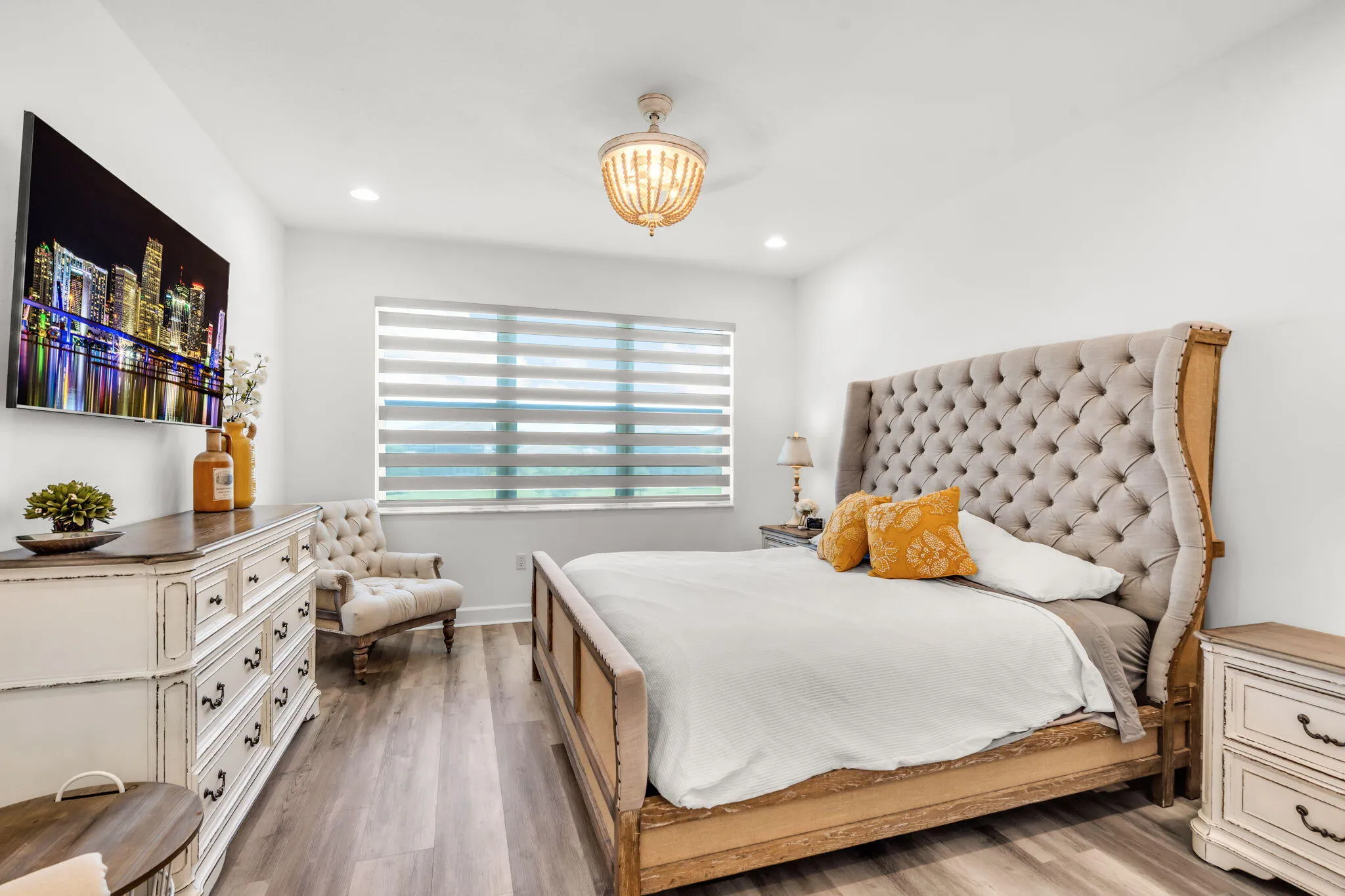 21-web-or-mls-19557Broad-21