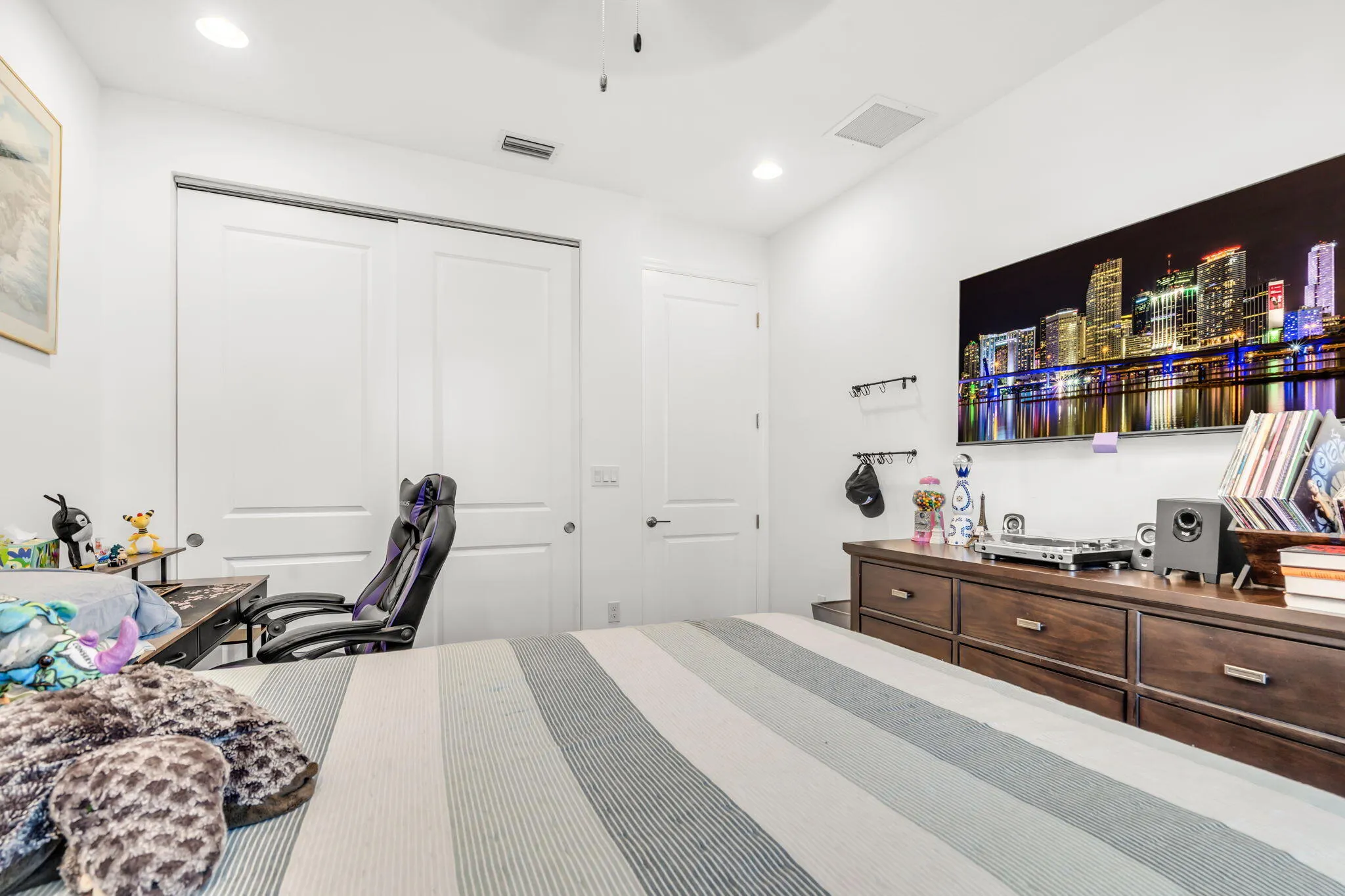 33-web-or-mls-19557Broad-33