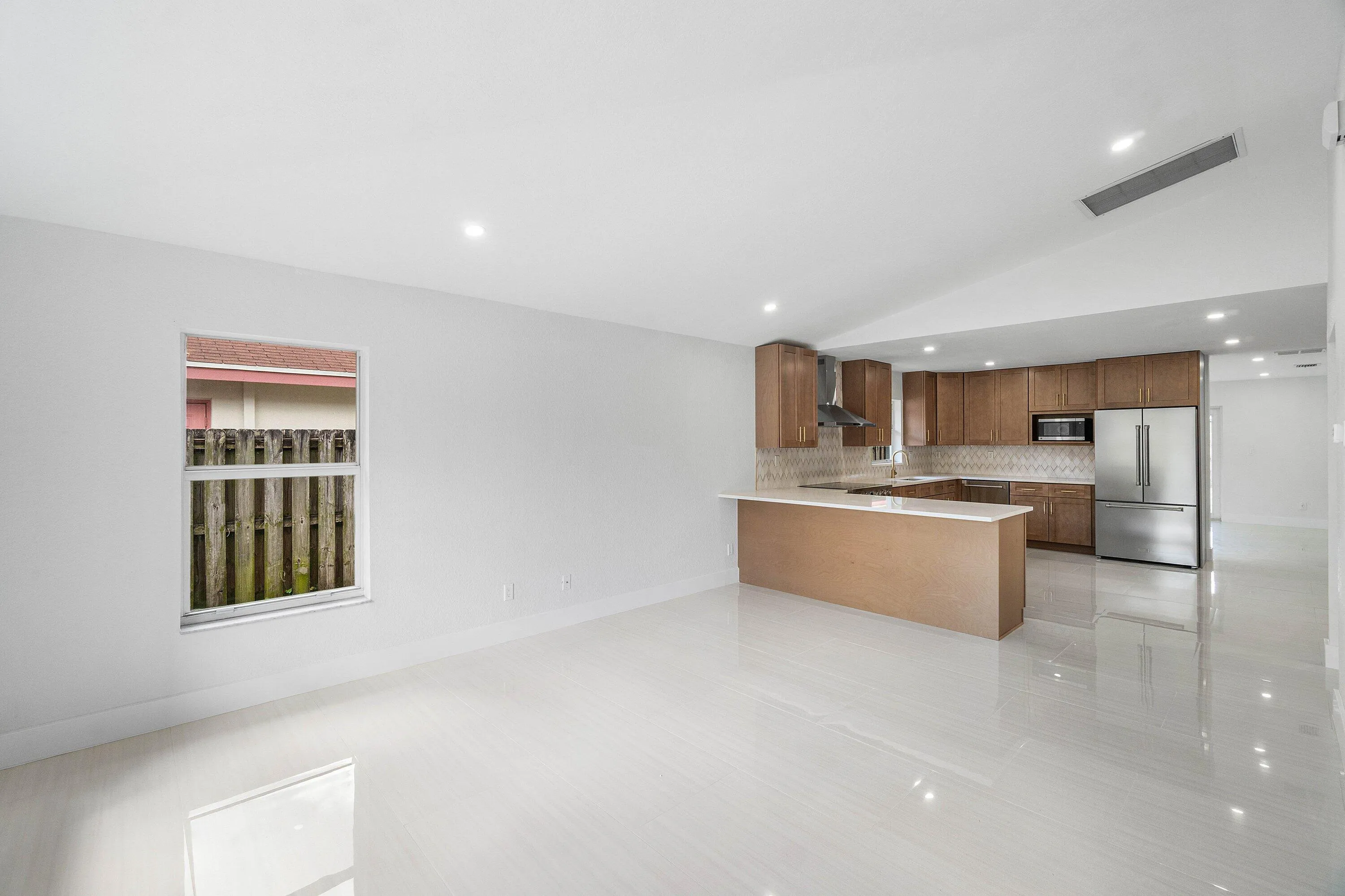 009-4879LincolnRoad-DelrayBeach-FL-33445