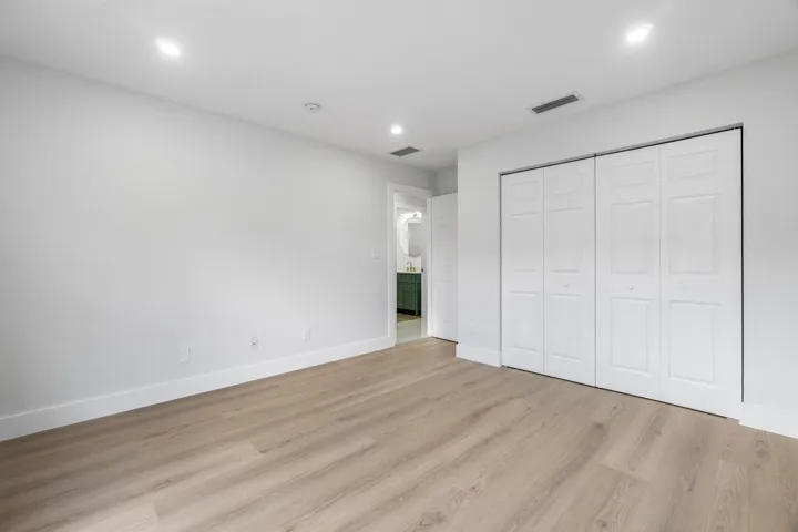 032-4879LincolnRoad-DelrayBeach-FL-33445