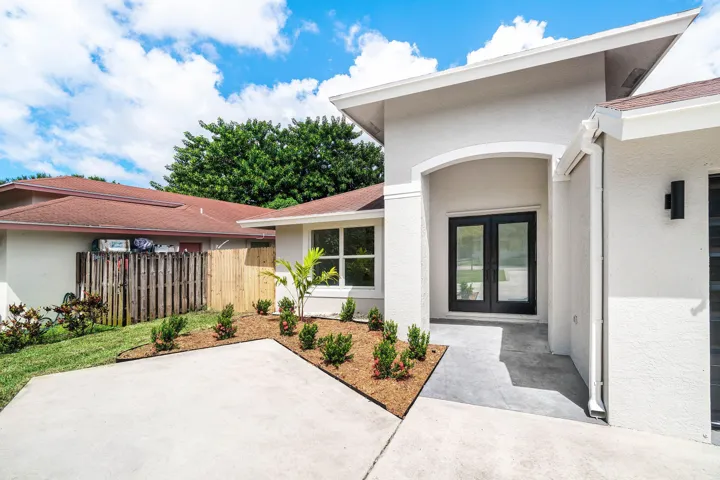 006-4879LincolnRoad-DelrayBeach-FL-33445