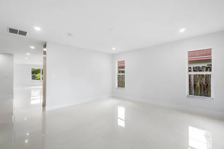 020-4879LincolnRoad-DelrayBeach-FL-33445