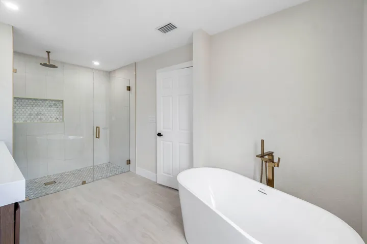 028-4879LincolnRoad-DelrayBeach-FL-33445