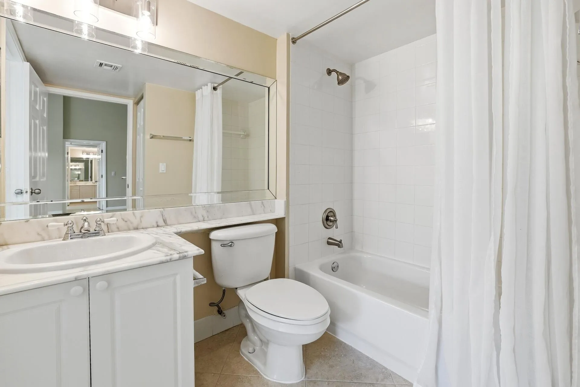 Guest Full Bath