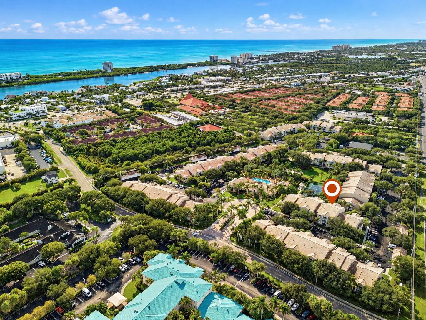 Less than 10 minutes to Jupiter's pristine beaches, Intracoastal, and Jupiter Inlet.