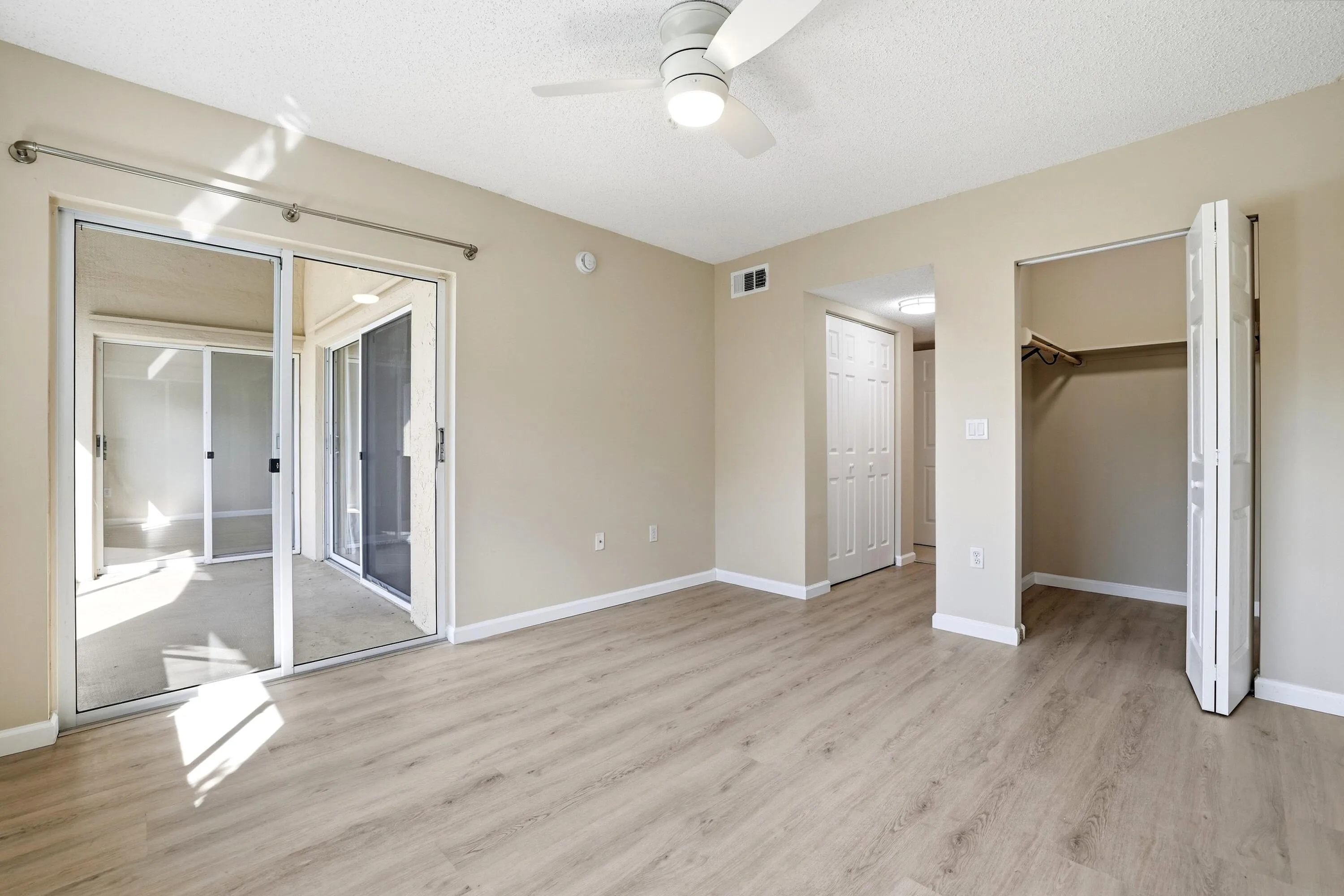 Walk-in Closet and Standard Closet