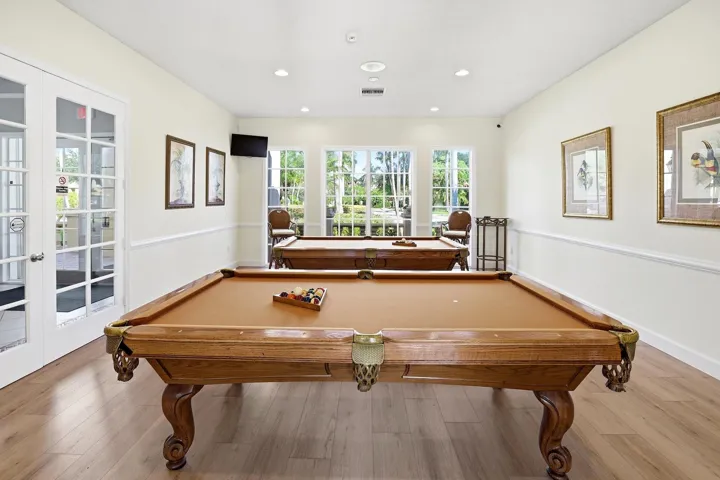19_Clubhouse_Billiards
