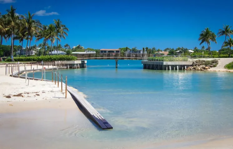 DuBois Park is a beautiful waterfront park at the Jupiter Inlet, known for its calm swimming lagoon, snorkeling, picnic areas, playground, and gorgeous views of the Jupiter Lighthouse and surrounding waterways. Approx. 10-minute drive.