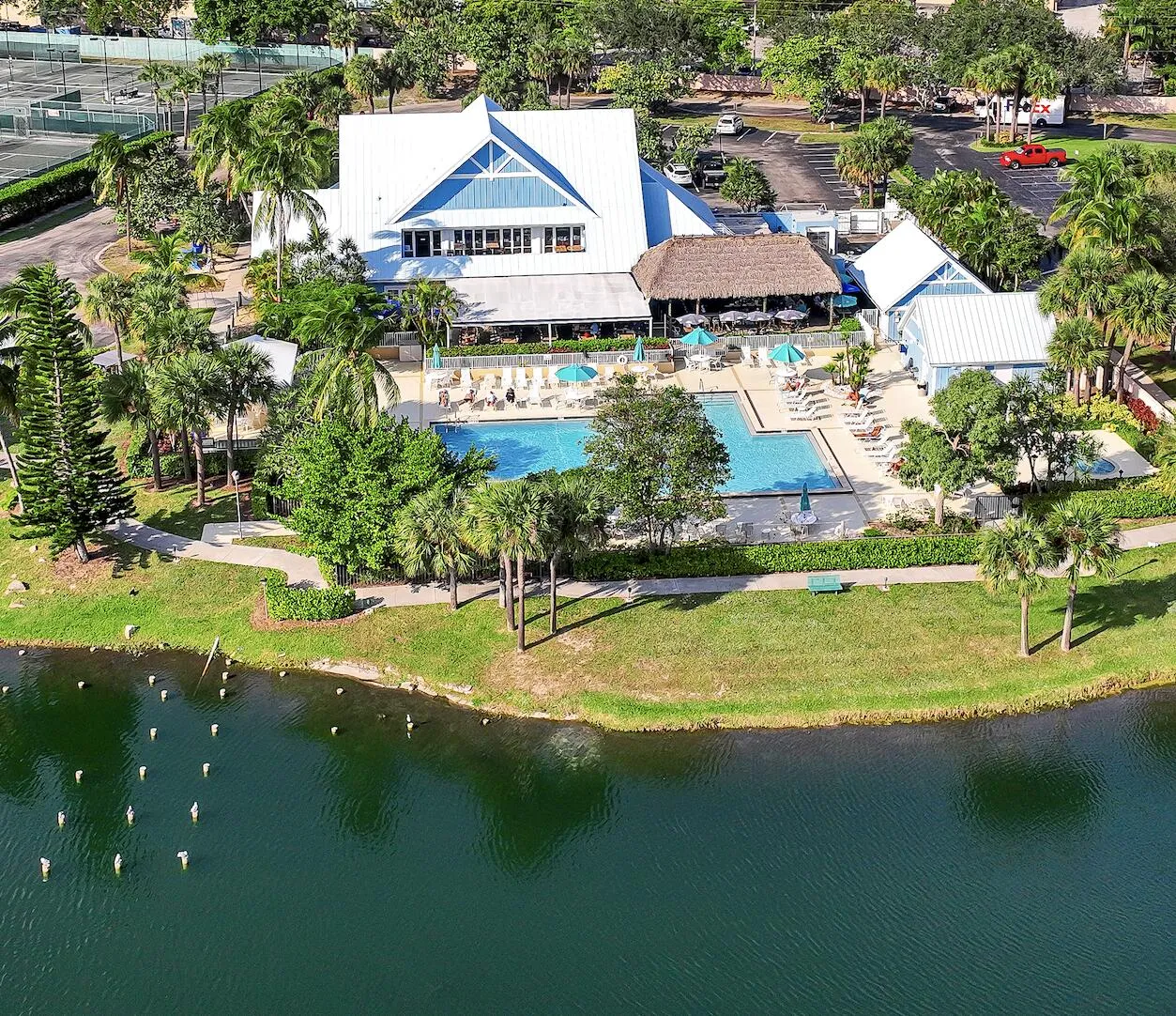 Birds eye view of Jupiter Bay MAIN POOL & Twisted Tuna On-Site Restaurant / Tiki Bar
